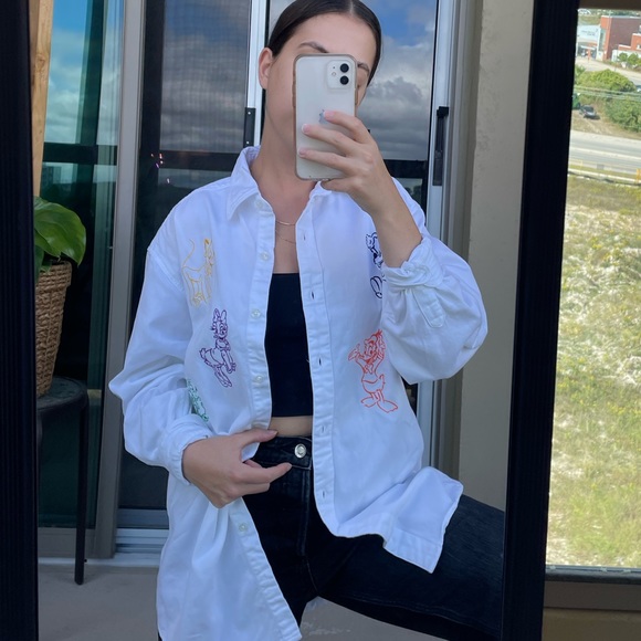 Vintage Disney Oversized White Embroidered Button Down Shirt Size Large - Picture 3 of 13